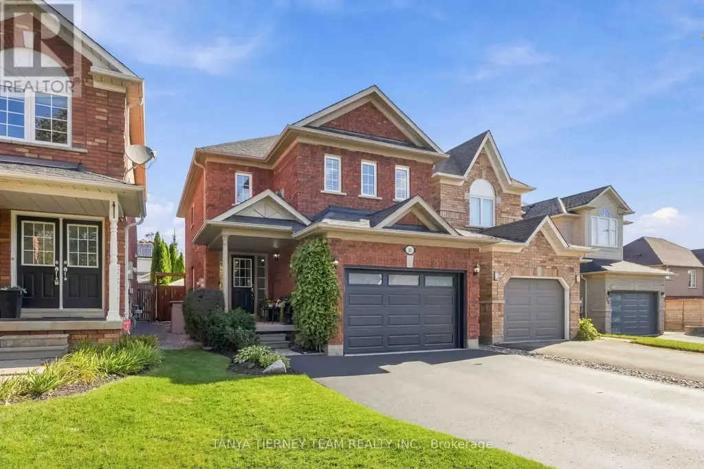 28 Castle Green Drive, Whitby (Rolling Acres)