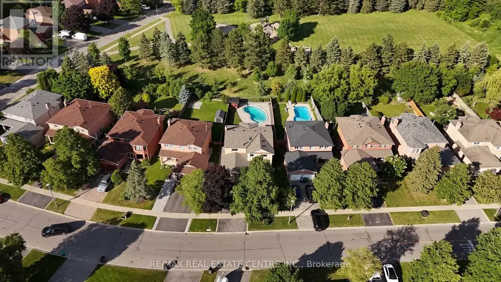 23 Deer Valley Drive, Caledon (Bolton West)