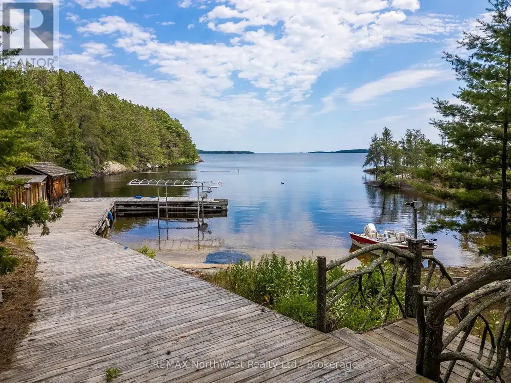Rainy Lake - 1 Red Pine Island, Rainy River Remote Area