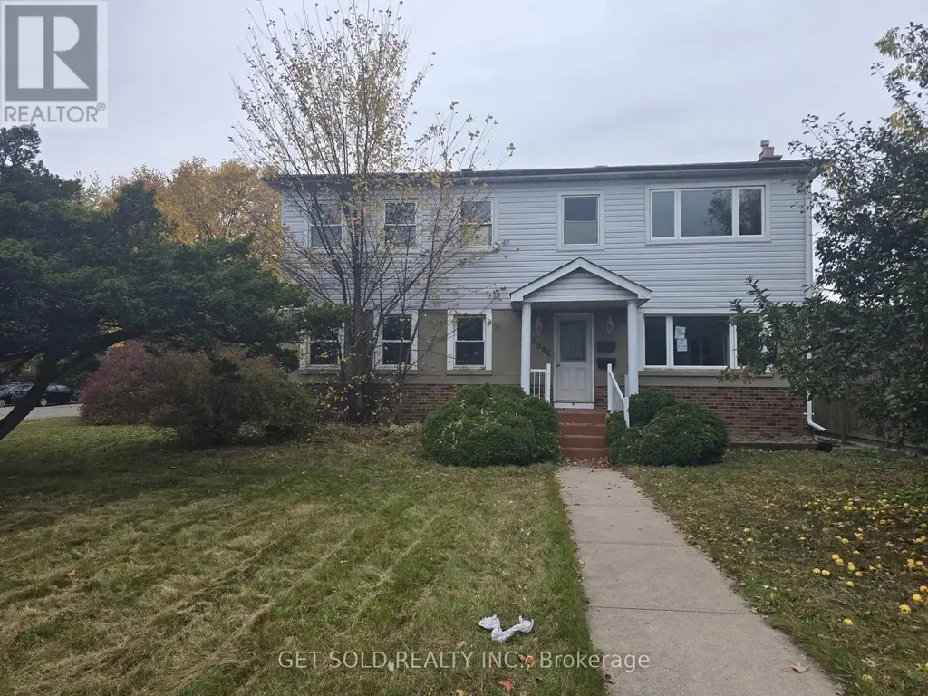 2886 Kingston Road, Toronto (Cliffcrest)