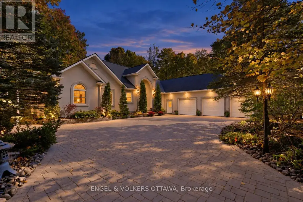 5732 Queenscourt Crescent, Ottawa