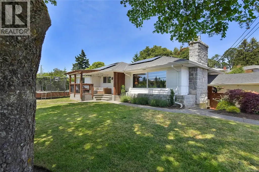 3877 Cedar Hill Cross Rd, Saanich