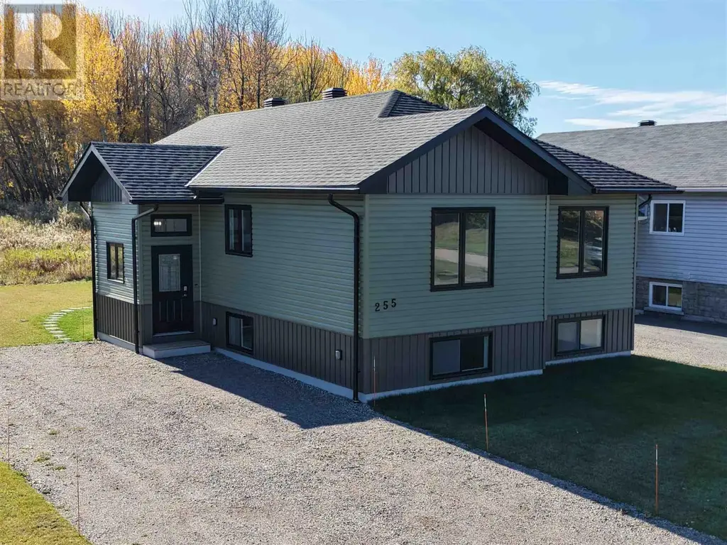 255 East Balfour St, Sault Ste. Marie