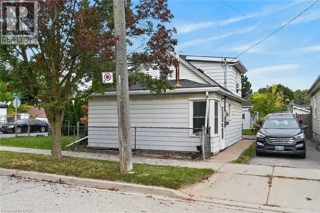 747 Rennie Street, Hamilton