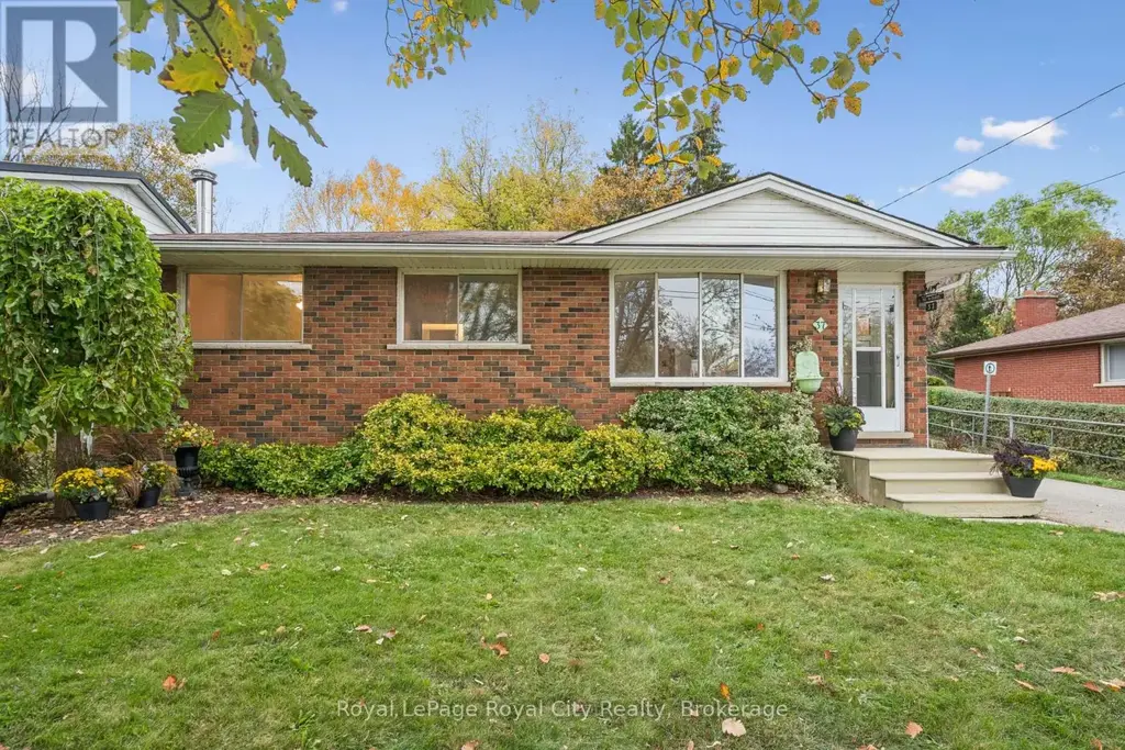 37 Kenwood Crescent, Guelph (Junction/Onward Willow)