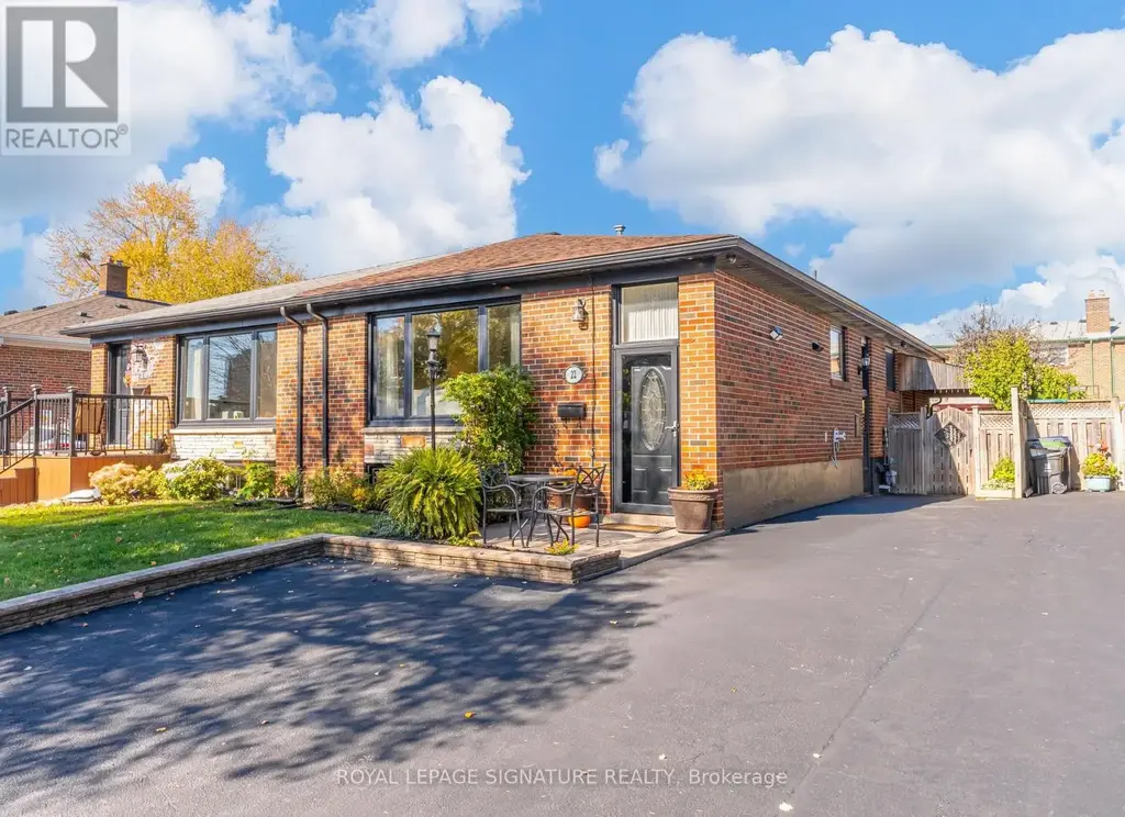 22 Painswick Crescent, Toronto (Pleasant View)