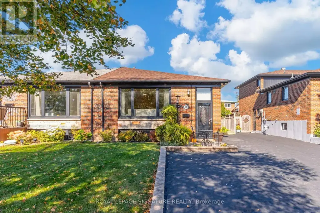 22 Painswick Crescent, Toronto (Pleasant View)
