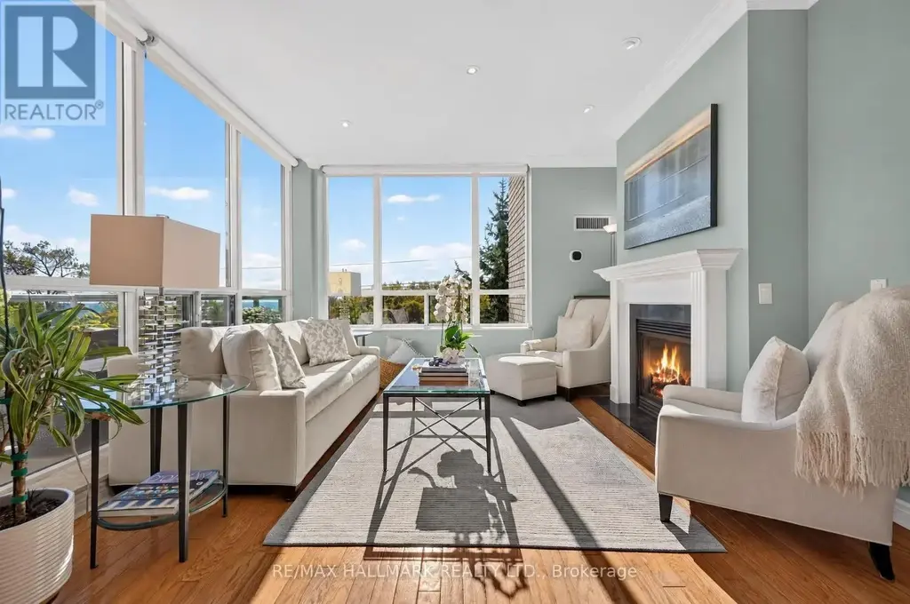 410 - 9 Boardwalk Drive, Toronto (The Beaches)