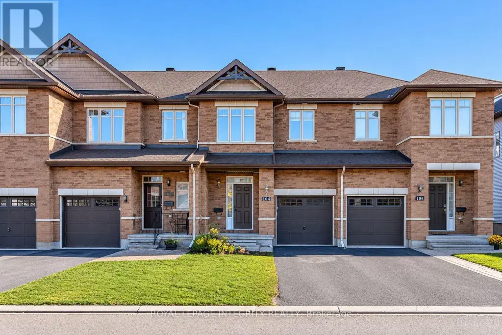104 Watchhorn Grove, Ottawa