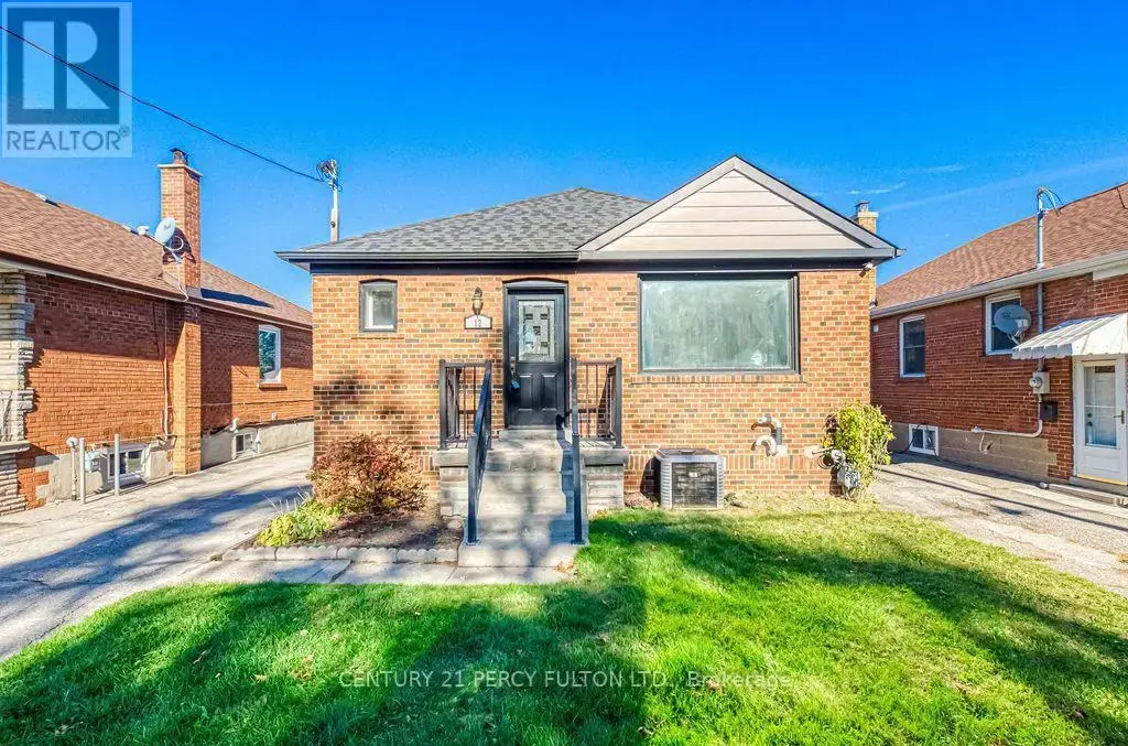 12 Silvercrest Avenue, Toronto (Alderwood)