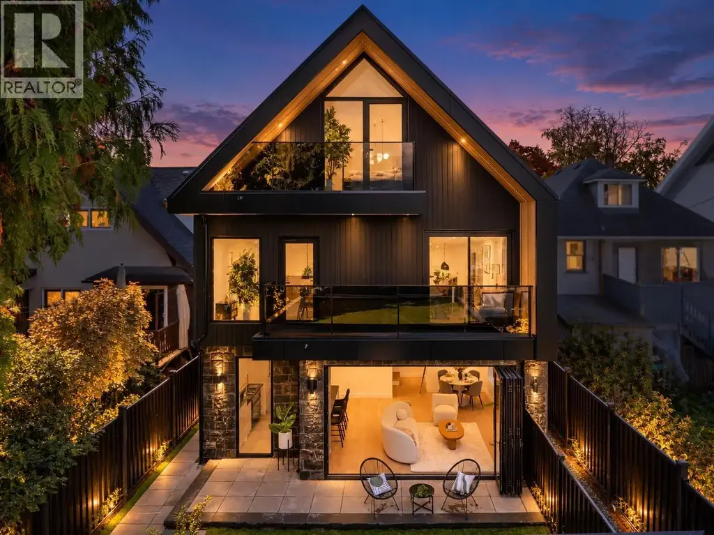2 2145 Napier Street, Vancouver