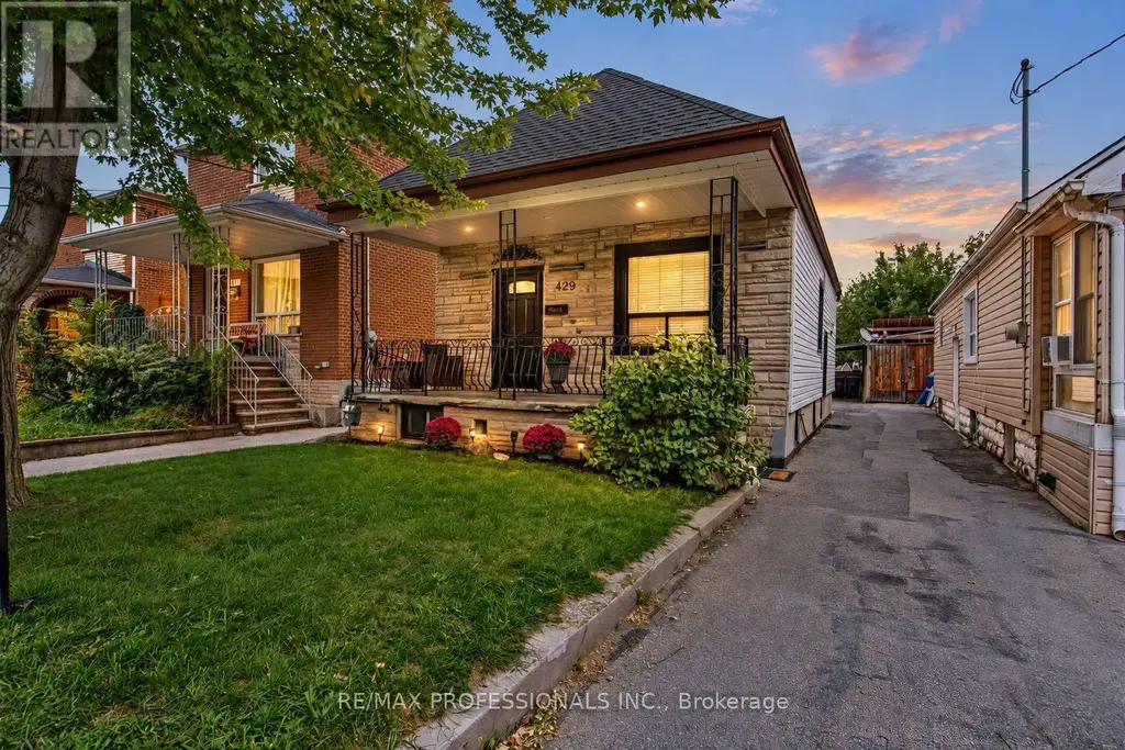 429 Gilbert Avenue, Toronto (Caledonia-Fairbank)