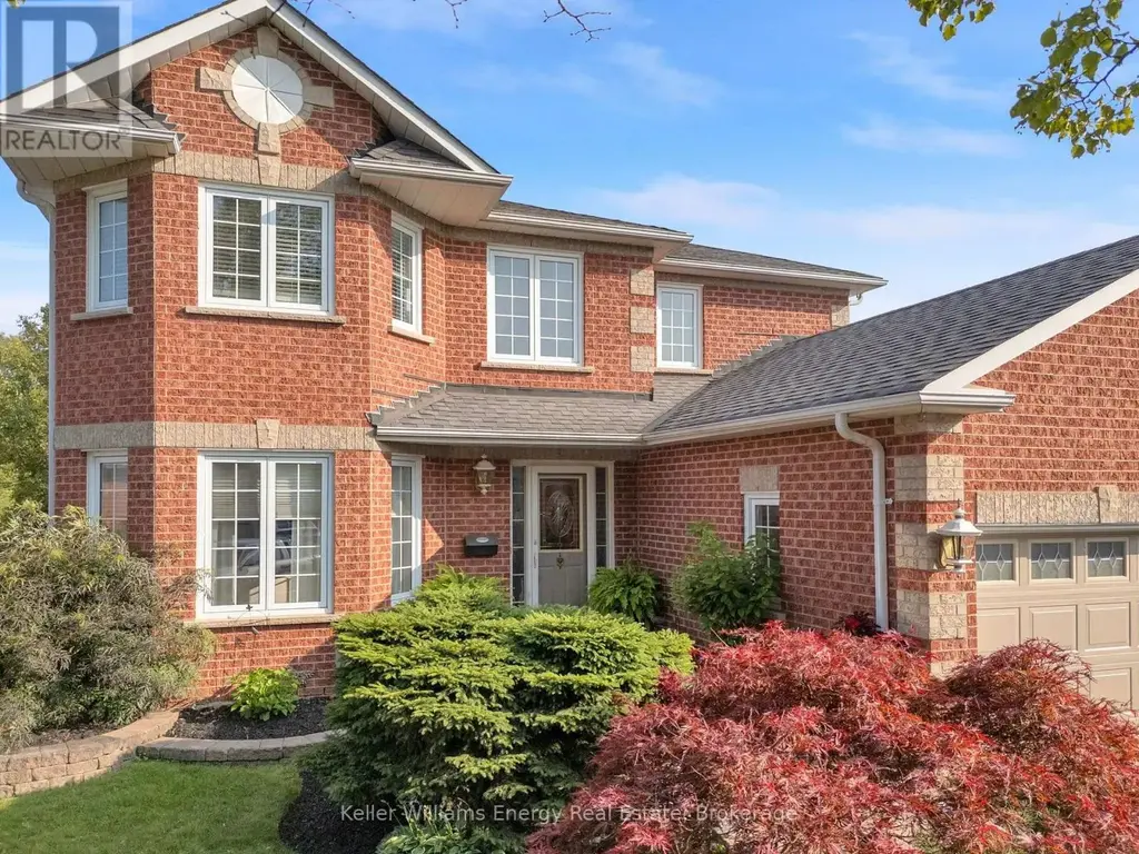35 Living Court, Clarington (Courtice)