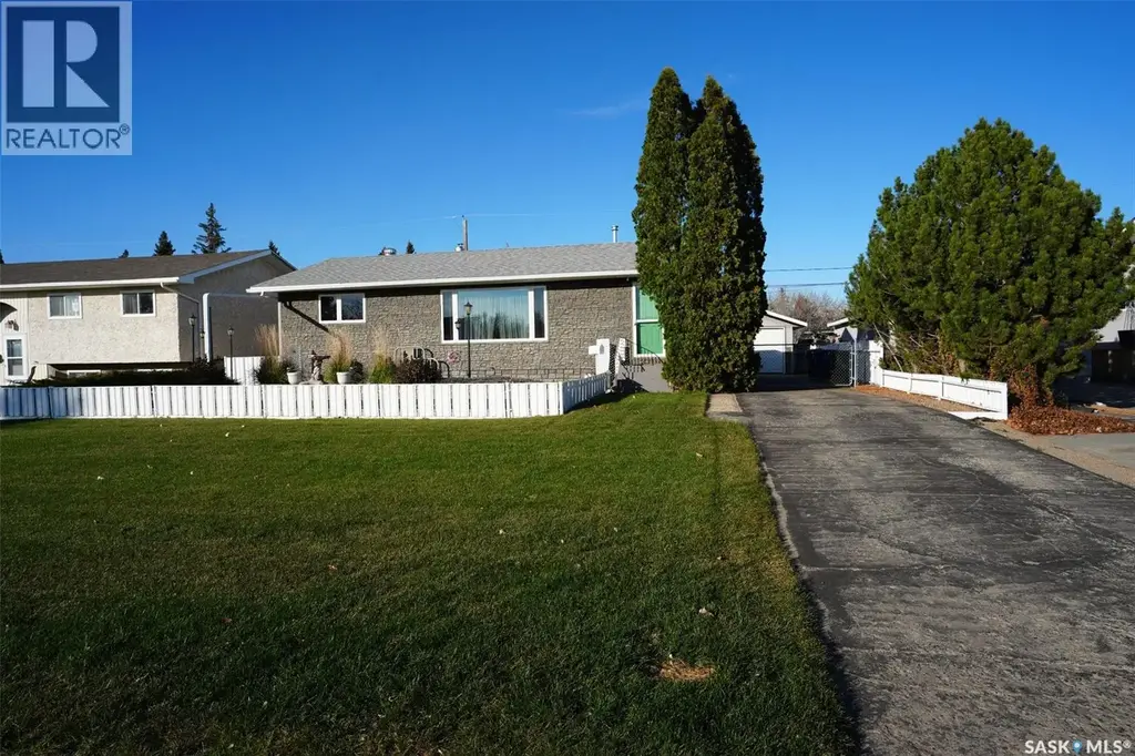 52 20th Street, Battleford
