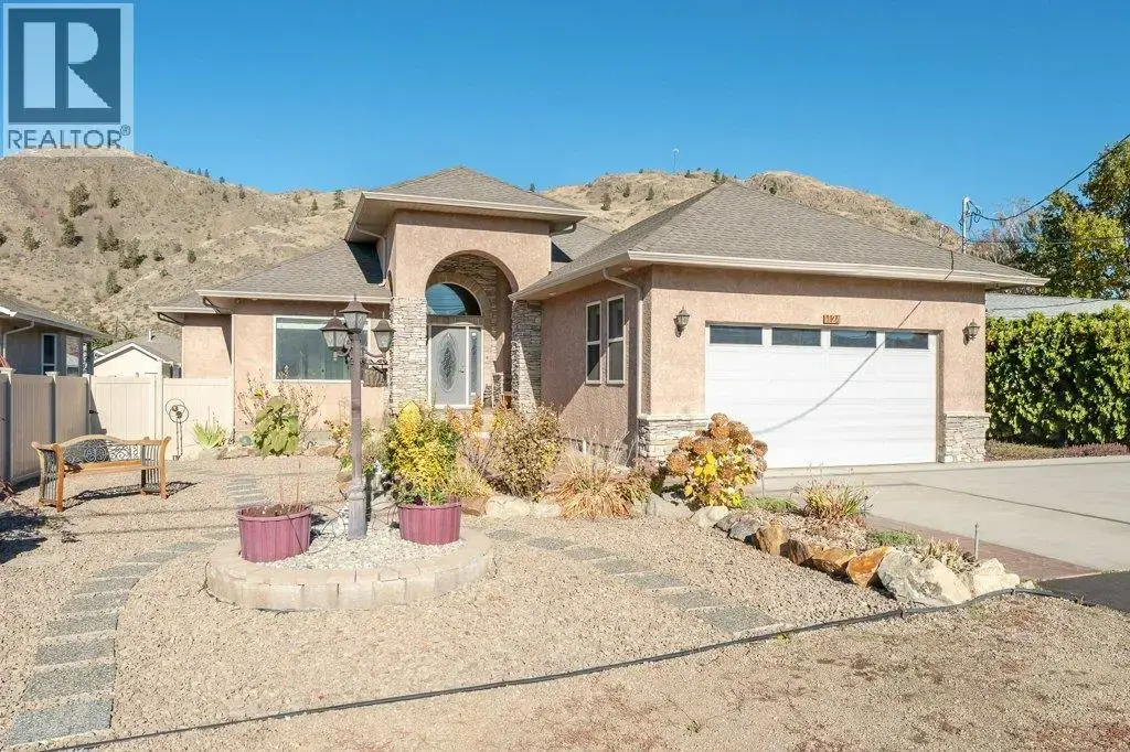 1124 Fairview Road, Oliver