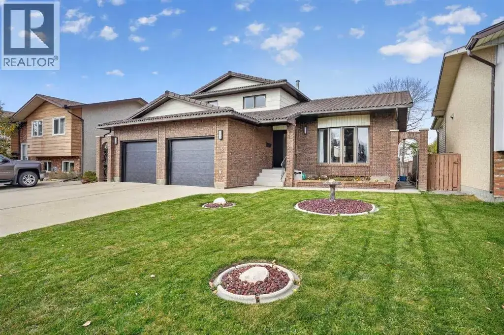 35 Ermineglen Road N, Lethbridge