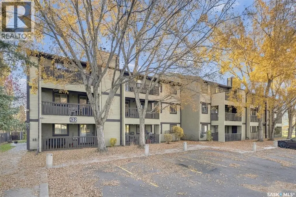 120 122 Edinburgh Place, Saskatoon