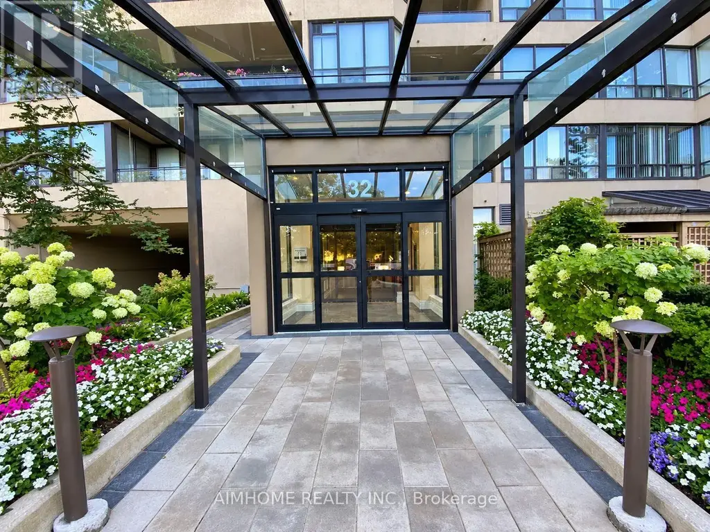 1428 - 32 Clarissa Drive, Richmond Hill (Harding)