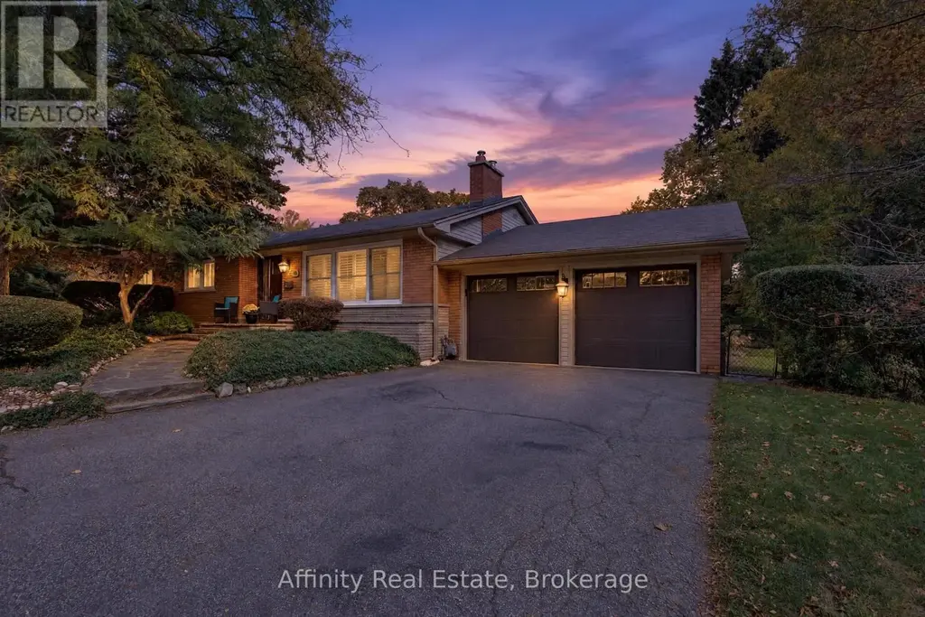 319 South Court, Burlington (Roseland)