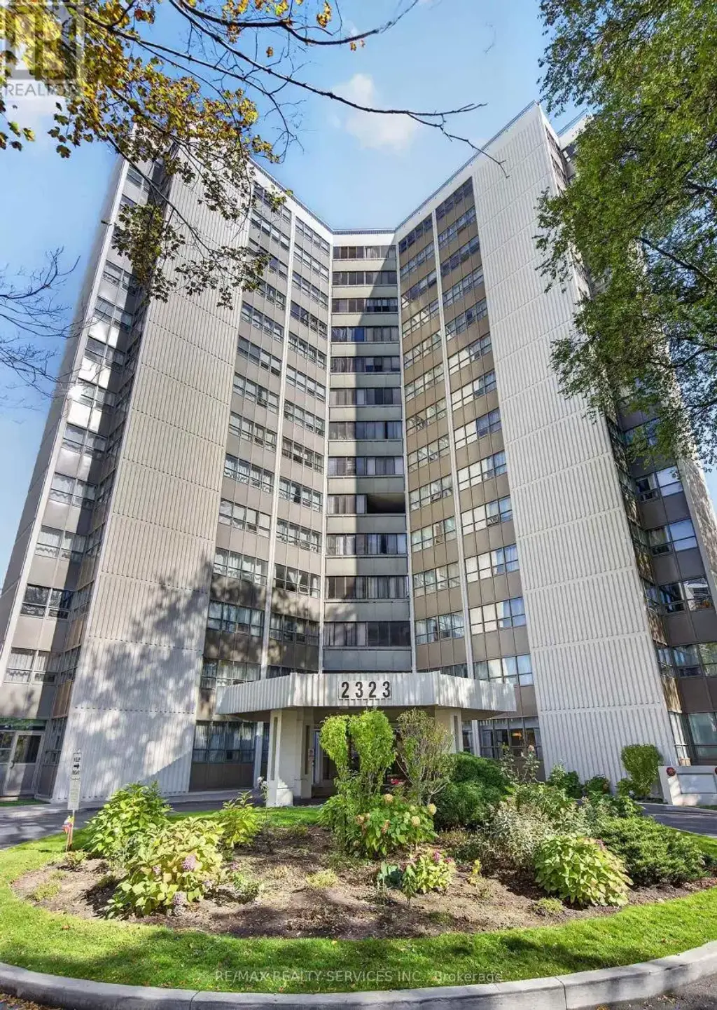 1101 - 2323 Confederation Parkway, Mississauga (Cooksville)