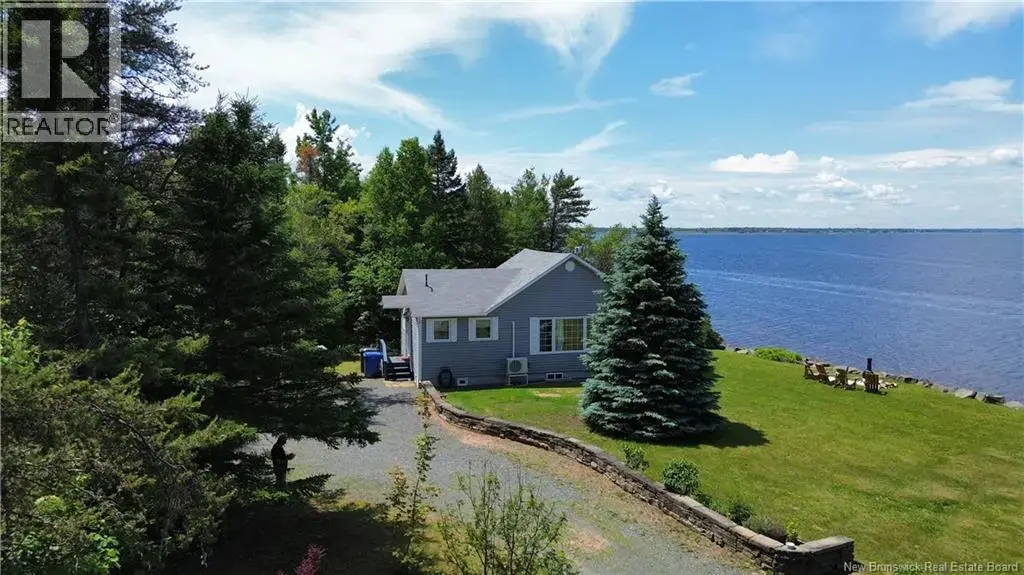 40 Front Road, Bay Du Vin