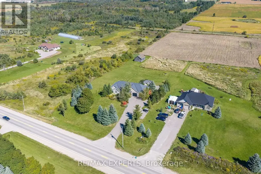 475481 County Road 11, Amaranth