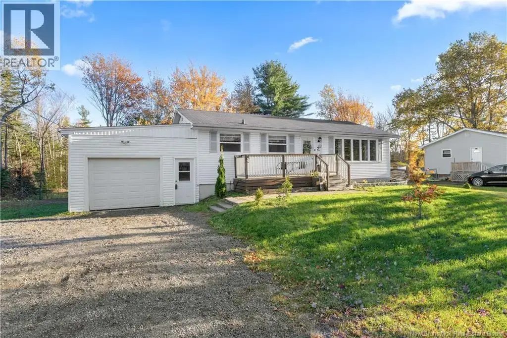 2 Pleasantview Street, Lutes Mountain