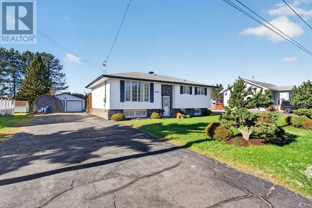 4533 St Michel, Hanmer