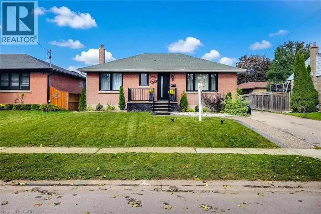 8 Albemarle Street, Brantford