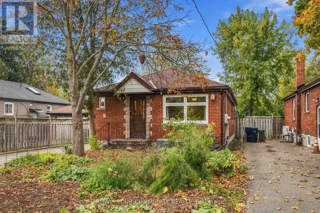4 Waltonice Road, Toronto (Cliffcrest)