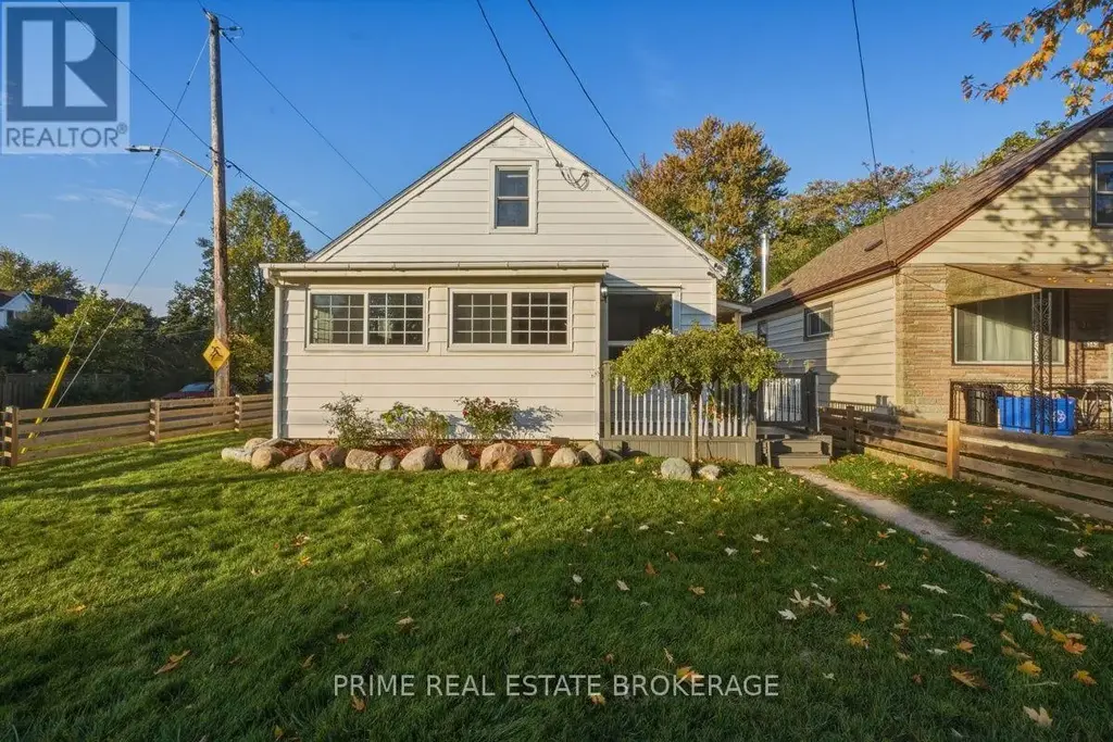 361 Spruce Street, London East (East H)
