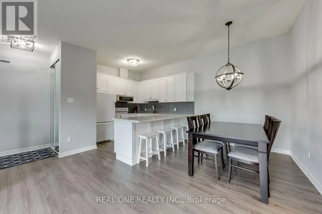 707 - 1701 Lampman Avenue, Burlington (Uptown)