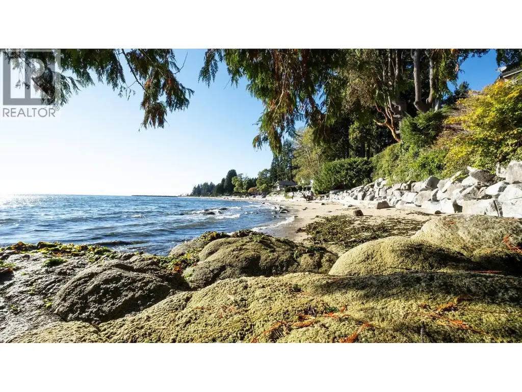 2909 Latimer Road, Roberts Creek