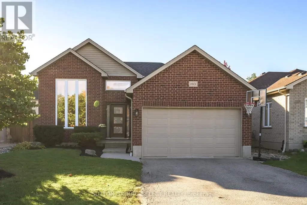1801 Seymour Crescent, London North (North E)