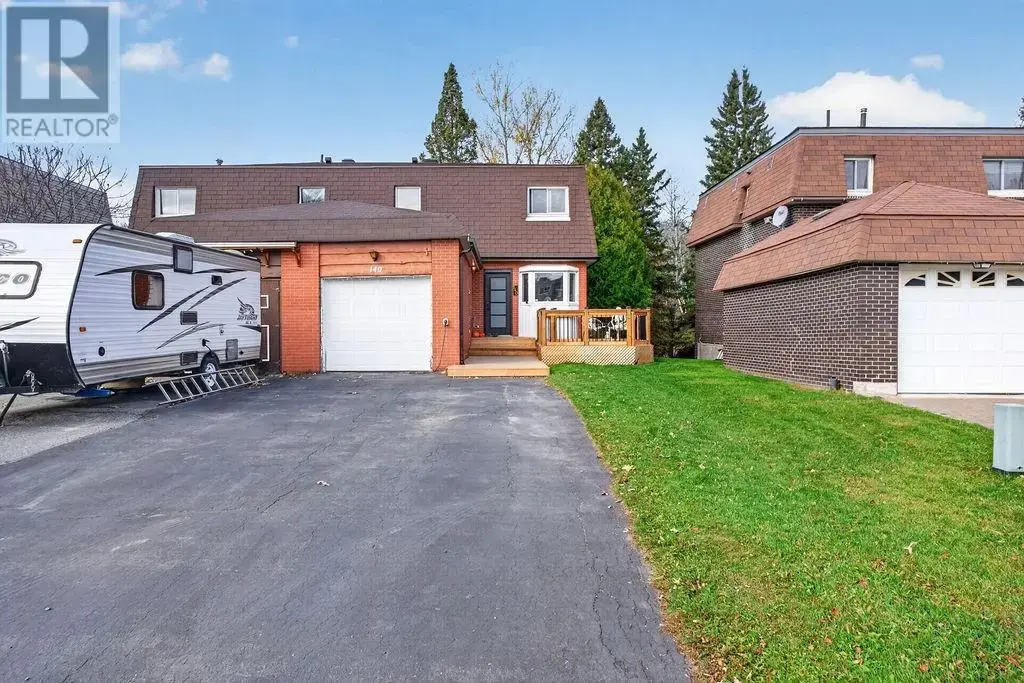 140 Third Avenue, Lively