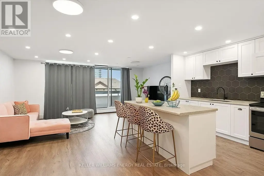501 - 1210 Radom Street, Pickering (Bay Ridges)