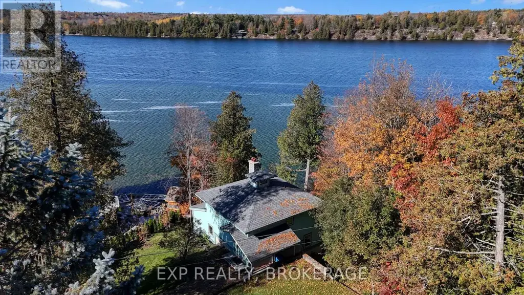 1008 Mockingbird Lane, Frontenac (Frontenac South)