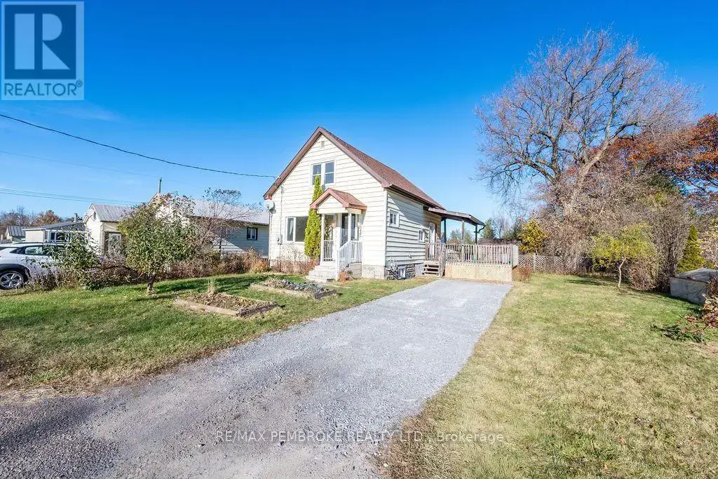 445 Thompson Street, Pembroke
