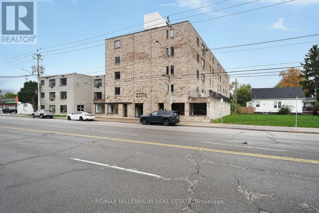 1747-1767 University Avenue W, Windsor
