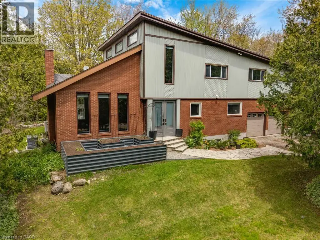 2092 Highway 6, Puslinch