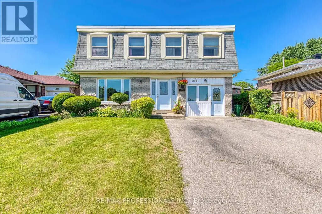 256 Wellesworth Drive, Toronto (Eringate-Centennial-West Deane)