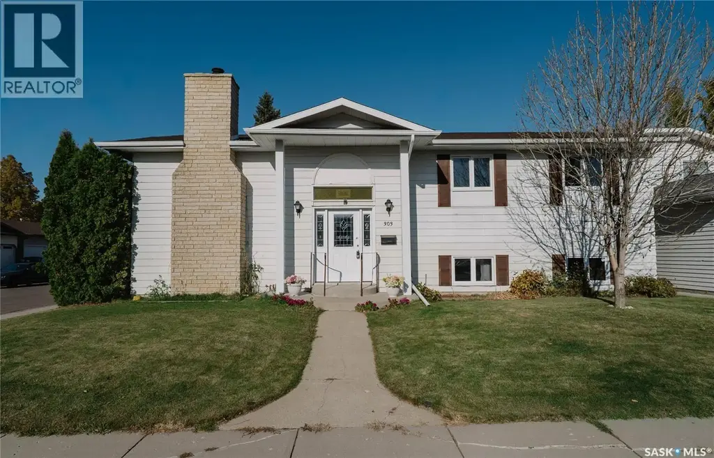 303 Staigh Crescent, Saskatoon
