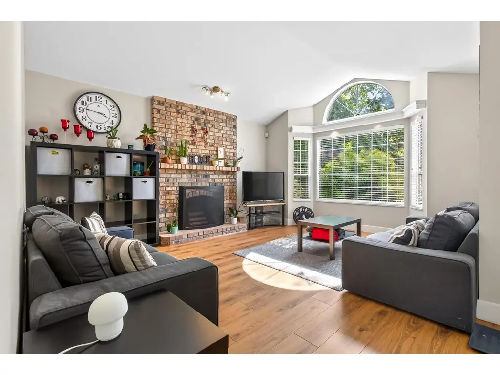 15733 98a Avenue, Surrey