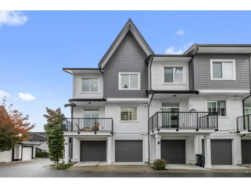 18 6897 201 Street, Langley