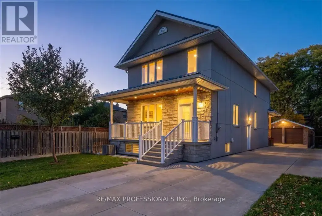 3 Gair Drive, Toronto (Alderwood)
