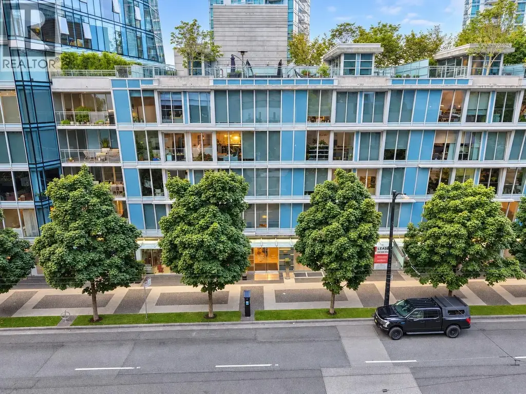 206 1477 W Pender Street, Vancouver
