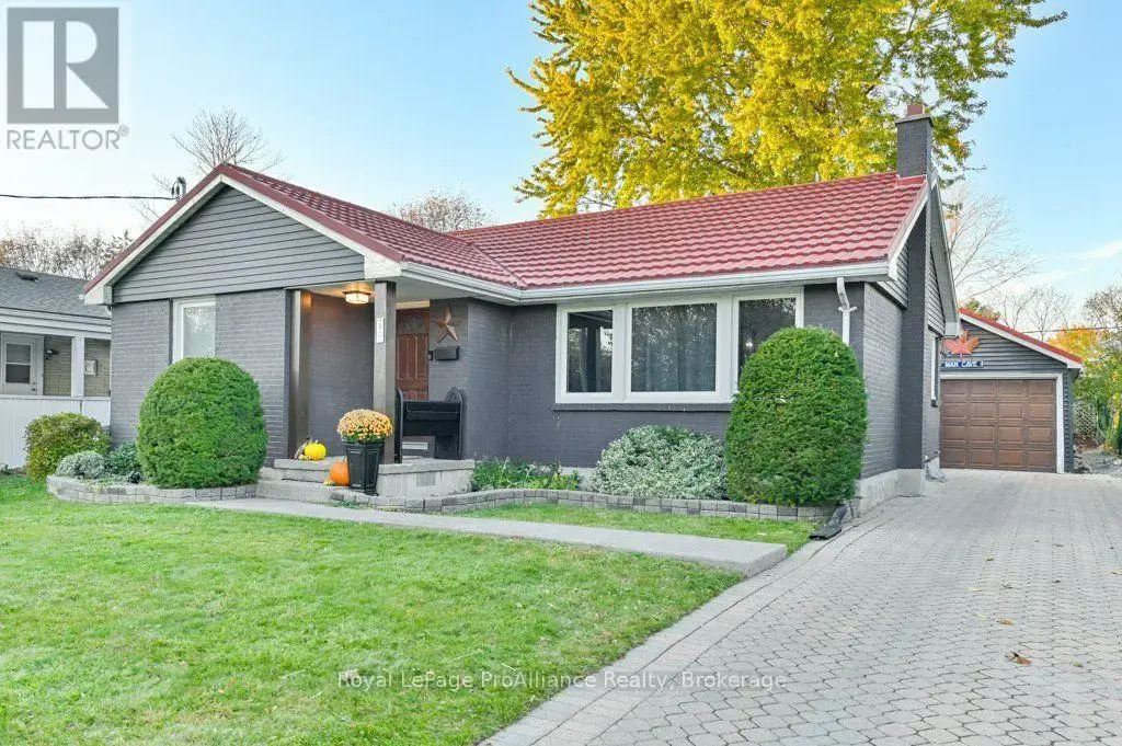 40 Elizabeth Crescent, Belleville (Belleville Ward)