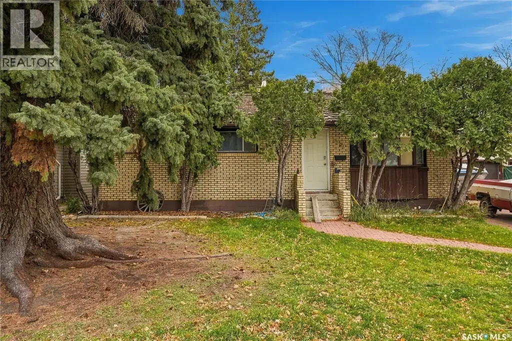 2325 Wiggins Avenue S, Saskatoon