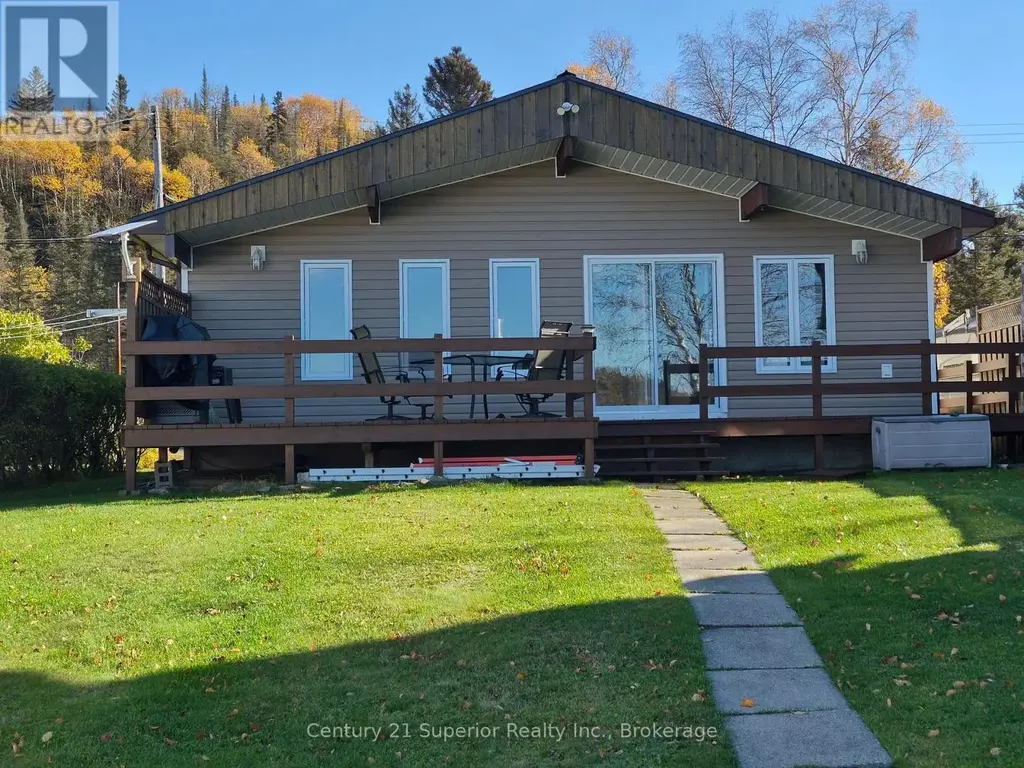 143 Sunset Drive N, Schreiber