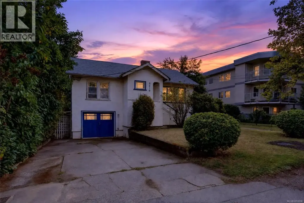 3219 Rutledge St, Saanich